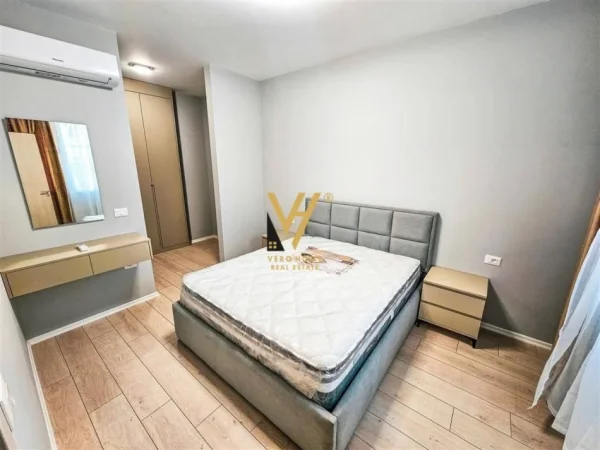 Tirane, jepet me qera apartament 1+1+Ballkon Kati 3, 70 m² 590 € (UNAZA E RE)