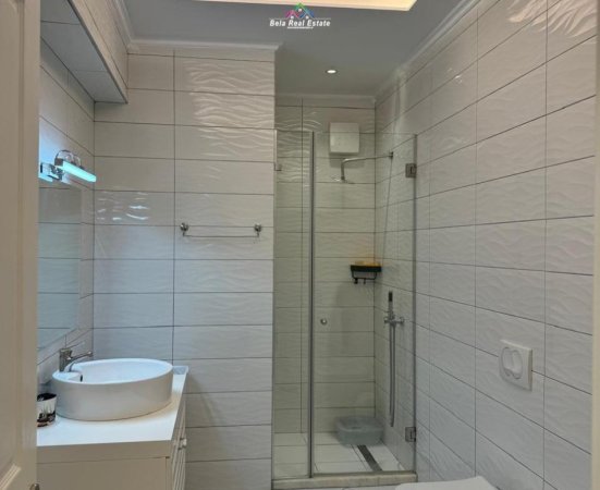 Tirane, jepet me qera apartament 2+1 Kati 4, 110 m² 600 € (Rruga e Kavajes)