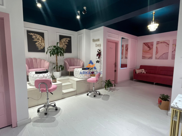 Tirane, jepet me qera ambjent biznesi Kati 2, 70 m² 832 € 