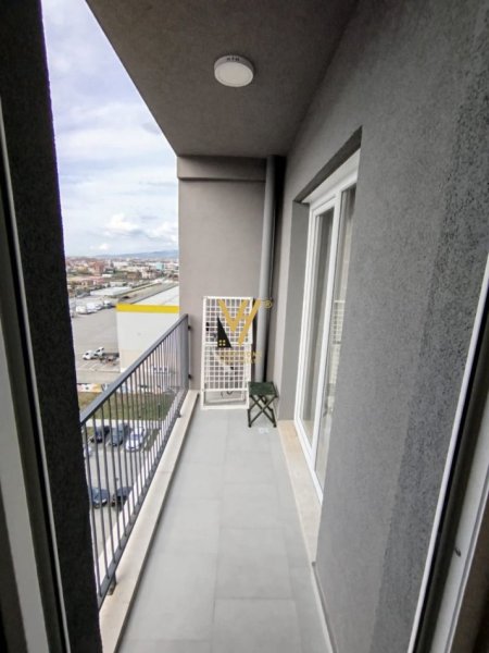 Tirane, jepet me qera apartament 1+1+Ballkon Kati 7, 56 m² 500 € (UNIVERS CITY)