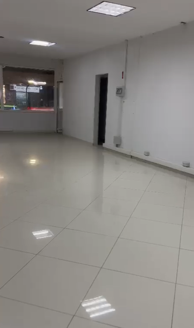 Tirane, jepet me qera zyre Kati 1, 170 m² 2.000 € (ASTIR)