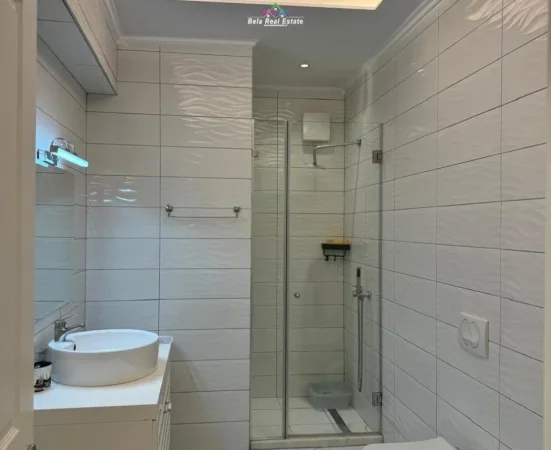 Tirane, jepet me qera apartament 2+1+Ballkon Kati 4, 110 m² 600 € (Golden Park 3)