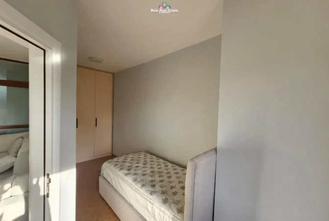 Tirane, jepet me qera apartament 2+1 Kati 7, 80 m² 800 € (Rruga e Kavajes)