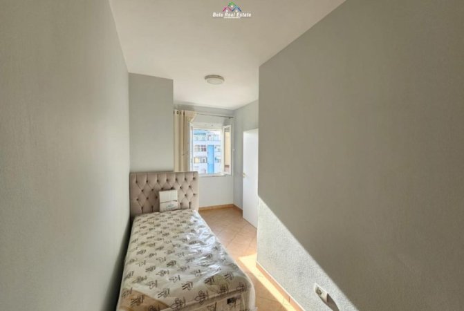 Tirane, jepet me qera apartament 2+1 Kati 7, 80 m² 800 € (Rruga e Kavajes)