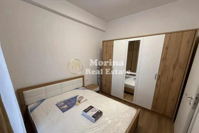Tirane, jepet me qera apartament 1+1 Kati 3, 50 m² 500 € (Ali Demi)