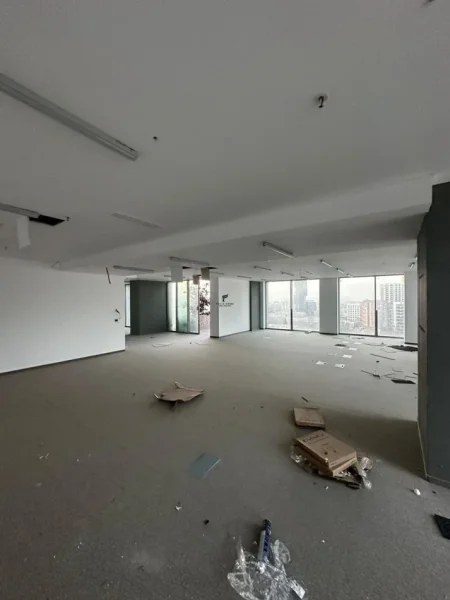 Tirane, jepet me qera zyre Kati 15, 263 m² 9.200 € (DOWNTOWN TIRANA)