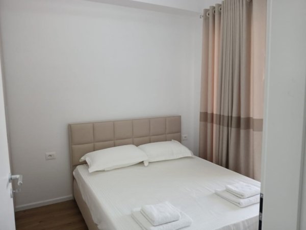 Tirane, jepet me qera apartament 1+1 Kati 7, 50 m² 400 € (ali demi)