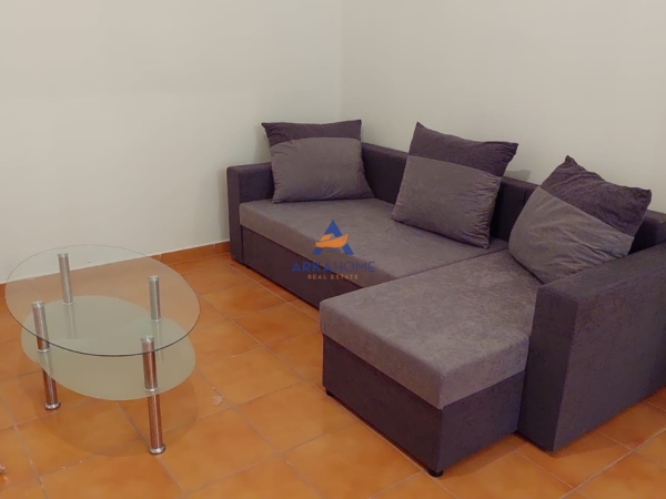 Tirane, jepet me qera apartament 2+1+Ballkon Kati 8, 110 m² 468 € 