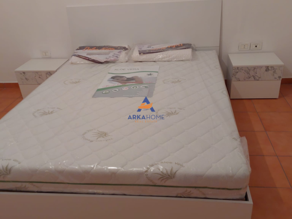 Tirane, jepet me qera apartament 2+1+Ballkon Kati 8, 110 m² 468 € 