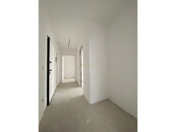 Tirane, jepet me qera ambjent biznesi Kati 10, 115 m² 1.800 € (Lake View Residences)