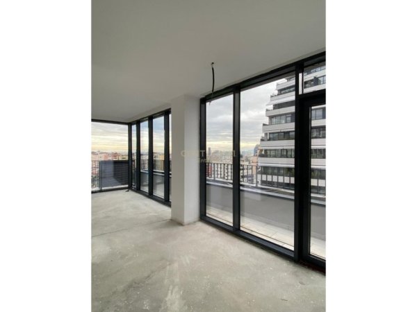 Tirane, jepet me qera ambjent biznesi Kati 10, 115 m² 1.800 € (Lake View Residences)
