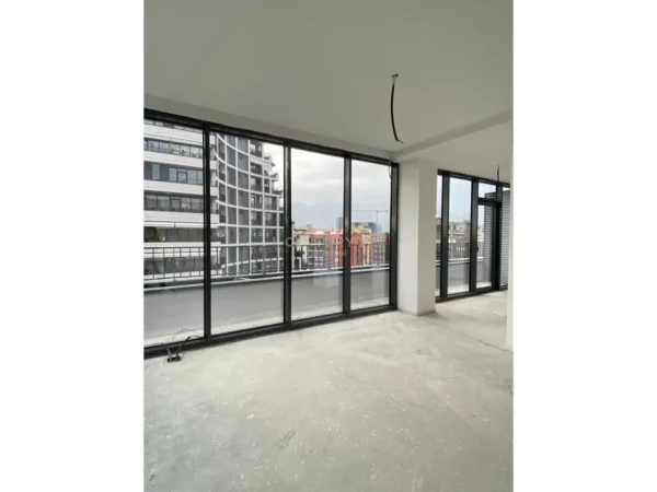 Tirane, jepet me qera ambjent biznesi Kati 10, 115 m² 1.800 € (Lake View Residences)