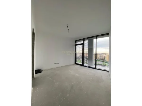 Tirane, jepet me qera ambjent biznesi Kati 10, 115 m² 1.800 € (Lake View Residences)