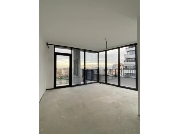 Tirane, jepet me qera ambjent biznesi Kati 10, 115 m² 1.800 € (Lake View Residences)