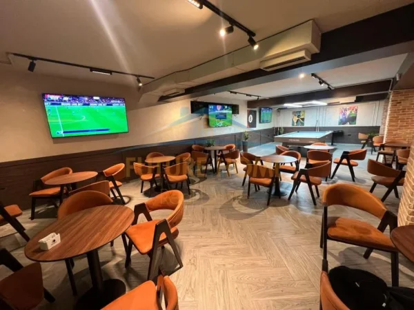 Tirane, shitet ambjent biznesi Kati -1, 238 m² 450.000 € (Rruga Margarita Tutulani)