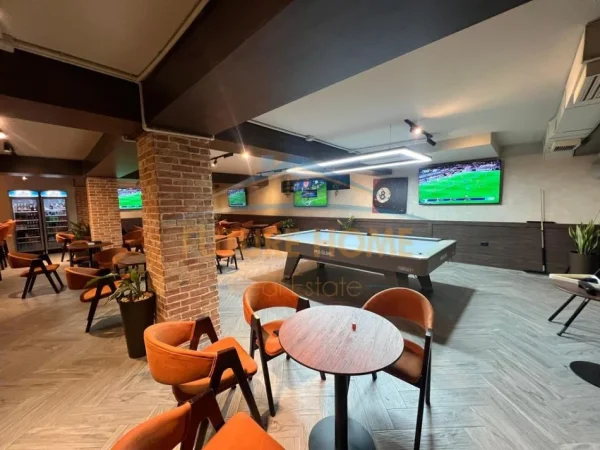 Tirane, shitet ambjent biznesi Kati -1, 238 m² 450.000 € (Rruga Margarita Tutulani)