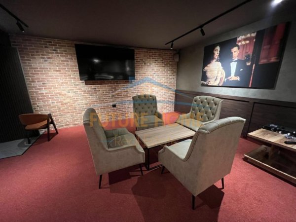 Tirane, shitet ambjent biznesi Kati -1, 238 m² 450.000 € (Rruga Margarita Tutulani)