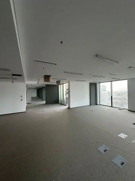 Tirane, jepet me qera zyre Kati 15, 550 m² 19.250 € (DOWNTOWN TIRANA)