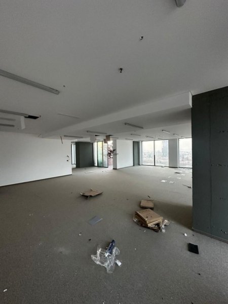 Tirane, jepet me qera zyre Kati 15, 550 m² 19.250 € (DOWNTOWN TIRANA)