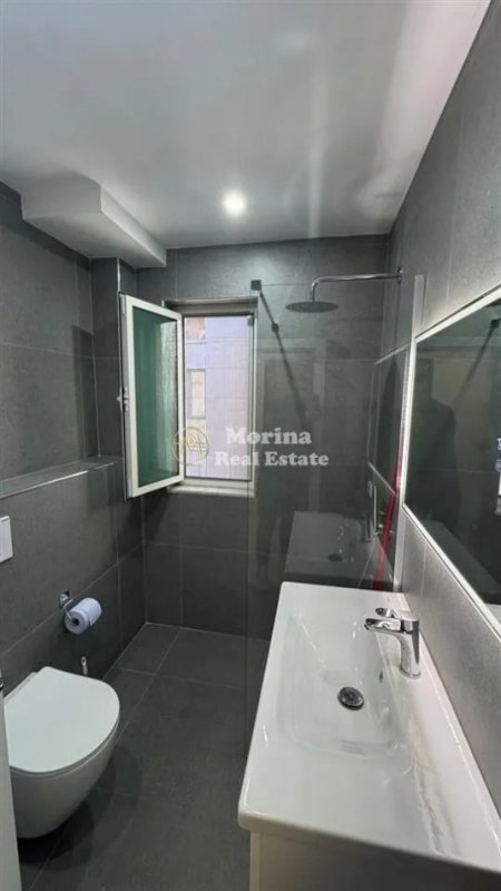 Tirane, jepet me qera apartament 1+1 Kati 4, 55 m² 650 € (Piramida)