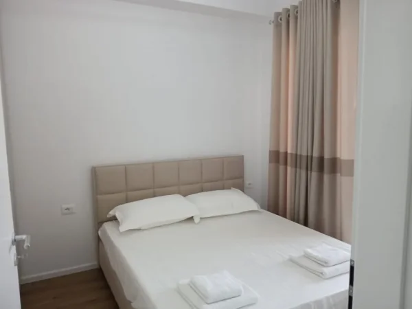 Tirane, jepet me qera apartament 1+1 Kati 7, 50 m² 400 € (ali demi)