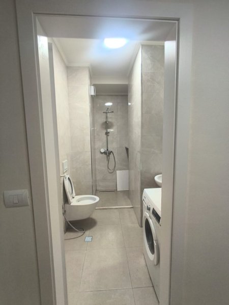 Tirane, jepet me qera apartament 1+1+Ballkon Kati 5, 67 m² 650 € (Zogu I Zi)