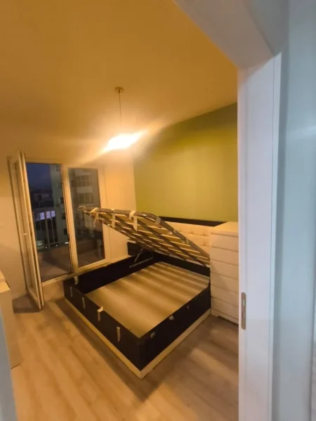 Tirane, jepet me qera apartament 1+1+Ballkon Kati 5, 67 m² 650 € (Zogu I Zi)