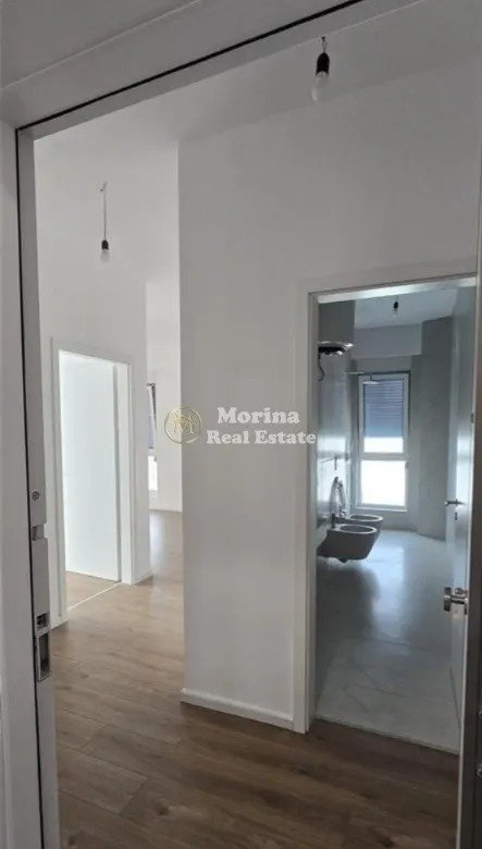 Tirane, shitet apartament 1+1 Kati 3, 63 m² 95.000 € (Fresku)