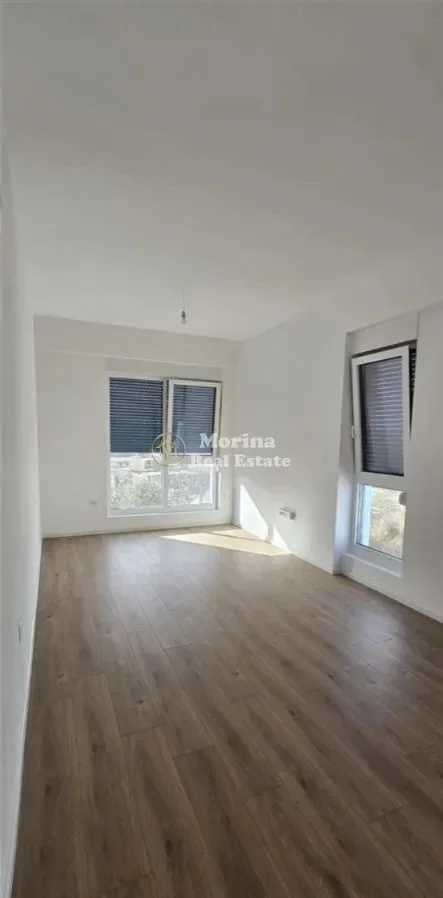 Tirane, shitet apartament 1+1 Kati 3, 63 m² 95.000 € (Fresku)
