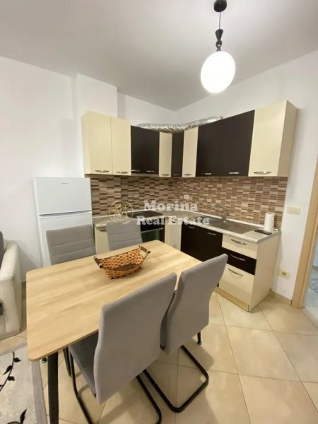 Tirane, jepet me qera apartament 2+1 Kati 8, 100 m² 550 € (Astir)