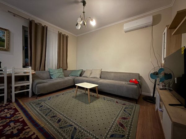 Tirane, jepet me qera apartament 2+1+Ballkon Kati 2, 90 m² 750 € (Rruga Fortuzi)