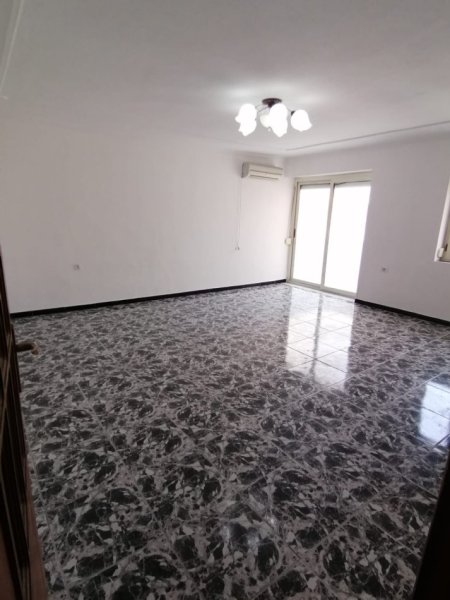Tirane, jepet me qera apartament 3+1 Kati 6, 126 m² 500 € (myslym shyri)