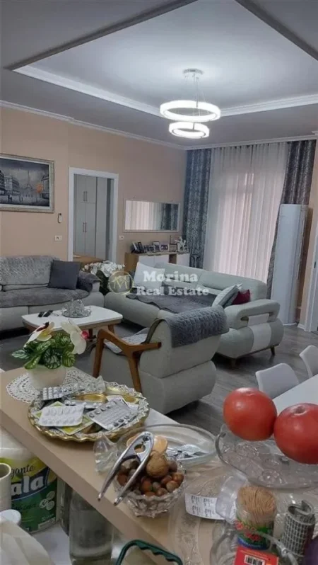 Tirane, shitet apartament 3+1 Kati 1, 83 m² 150.000 € (Fresku)