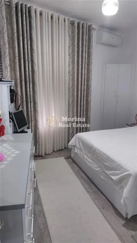 Tirane, shitet apartament 3+1 Kati 1, 83 m² 150.000 € (Fresku)