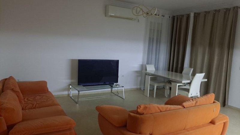 Tirane, jepet me qera apartament 2+1 Kati 4, 108 m² 850 € (liqeni thate)