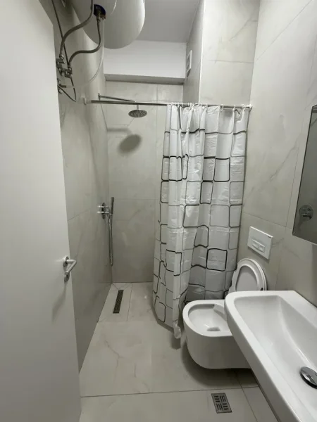 Tirane, jepet me qera apartament 1+1 Kati 3, 50 m² 500 € (ali demi)