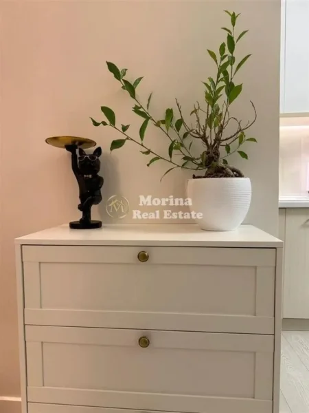 Tirane, shitet apartament 1+1 Kati 8, 50 m² 130.000 € (Rruga Bardhyl)