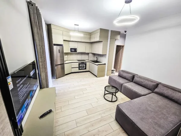 Tirane, jepet me qera apartament 1+1 Kati 3, 70 m² 590 € (unaza e re)