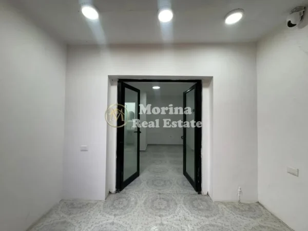 Tirane, jepet me qera ambjent biznesi Kati 1, 20 m² 500 € (Selite)
