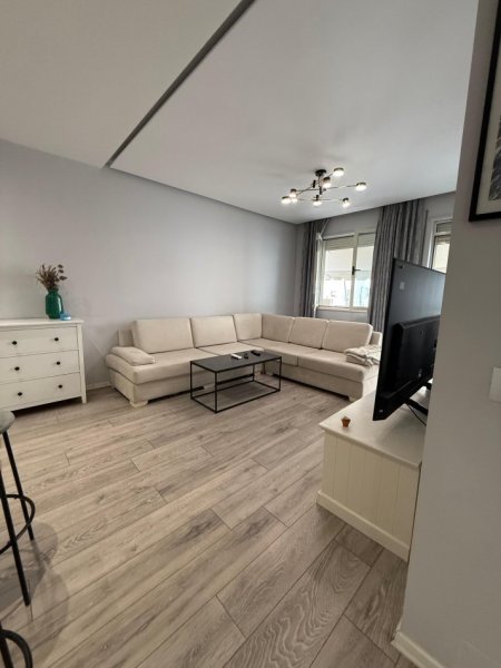 Tirane, jepet me qera apartament 1+1+Ballkon Kati 2, 76 m² 500 € (Liqeni i Thate)