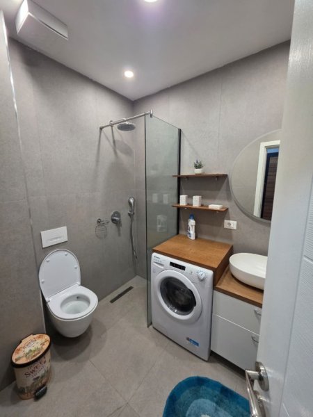 Tirane, jepet me qera apartament 2+1 Kati 6, 138 m² 900 € (kopshti botanik)