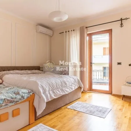 Tirane, shitet Vile 5+1 , 320 m² 600.000 € (Shkoze)