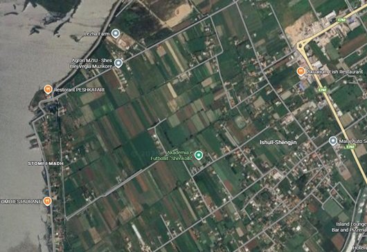 Shitet toke Ishull Shëngjin, Lezhë