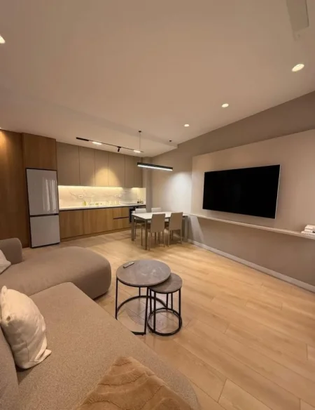 Tirane, jepet me qera apartament 1+1 Kati 3, 75 m² 1.100 € (Lake Wiew, Rruga Kosovareve)