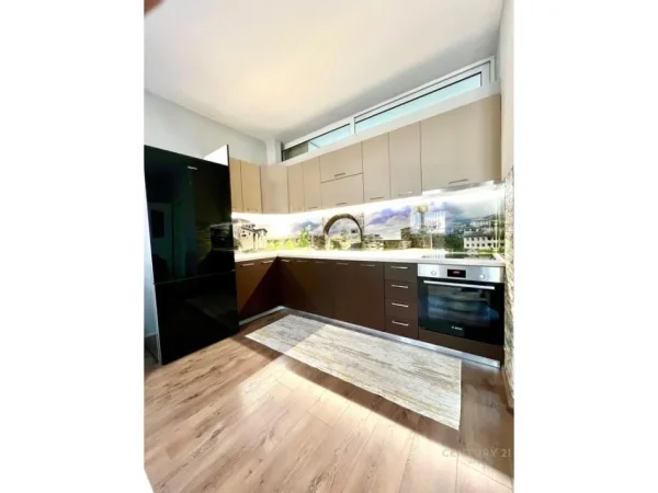 Tirane, shitet apartament Kati 6, 100 m² 170.000 € 