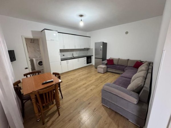 Tirane, jepet me qera Vile 3+1+Aneks+Ballkon Kati 2, 160 m² 1.500 € 