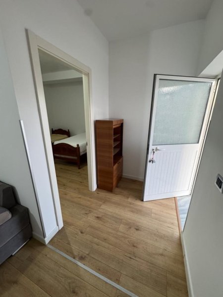 Tirane, jepet me qera Vile 3+1+Aneks+Ballkon Kati 2, 160 m² 1.500 € 