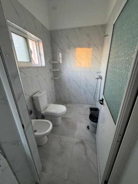 Tirane, jepet me qera Vile 3+1+Aneks+Ballkon Kati 2, 160 m² 1.500 € 