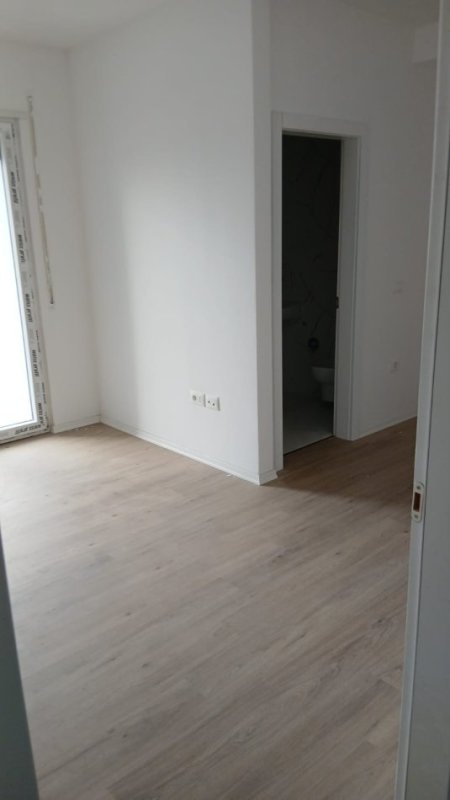 Shqiperi, shitet apartament 2+1 , 