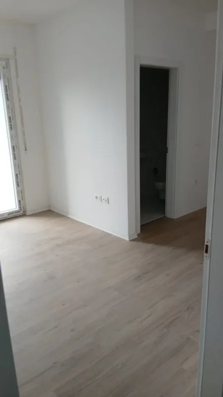 Shqiperi, shitet apartament 2+1 , 